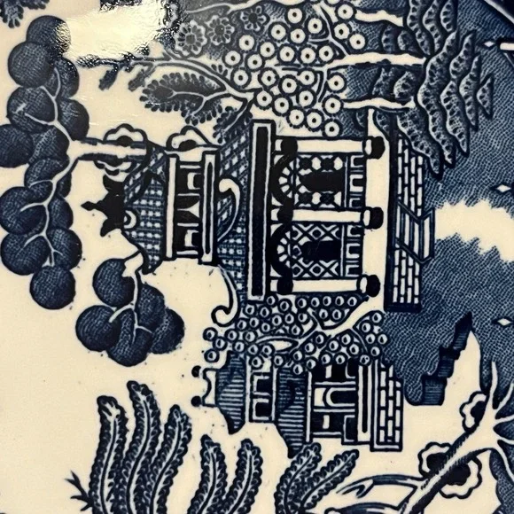 Churchill Blue Willow Plates 7.5